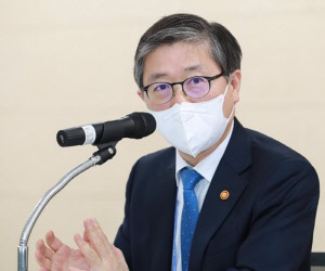 변창흠(사진) 국토부 장관. <연합뉴스>
